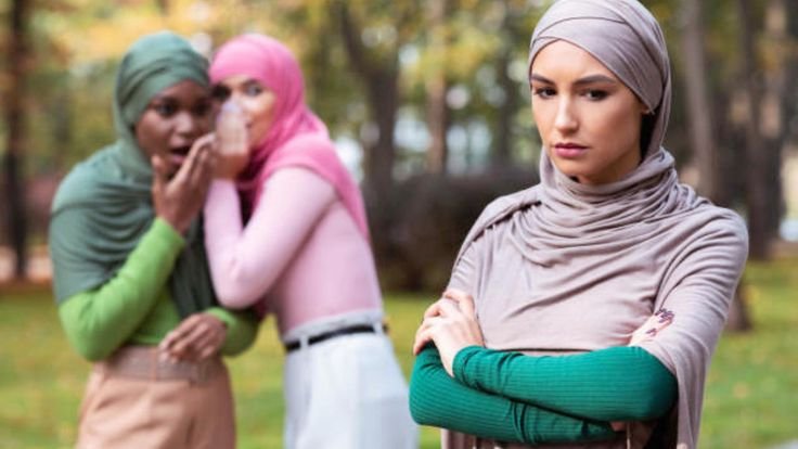 Bagaimana Hukum Menyebarkan Aib Orang Lain? Bagaimana Hukum Menyebarkan Aib Orang Lain?